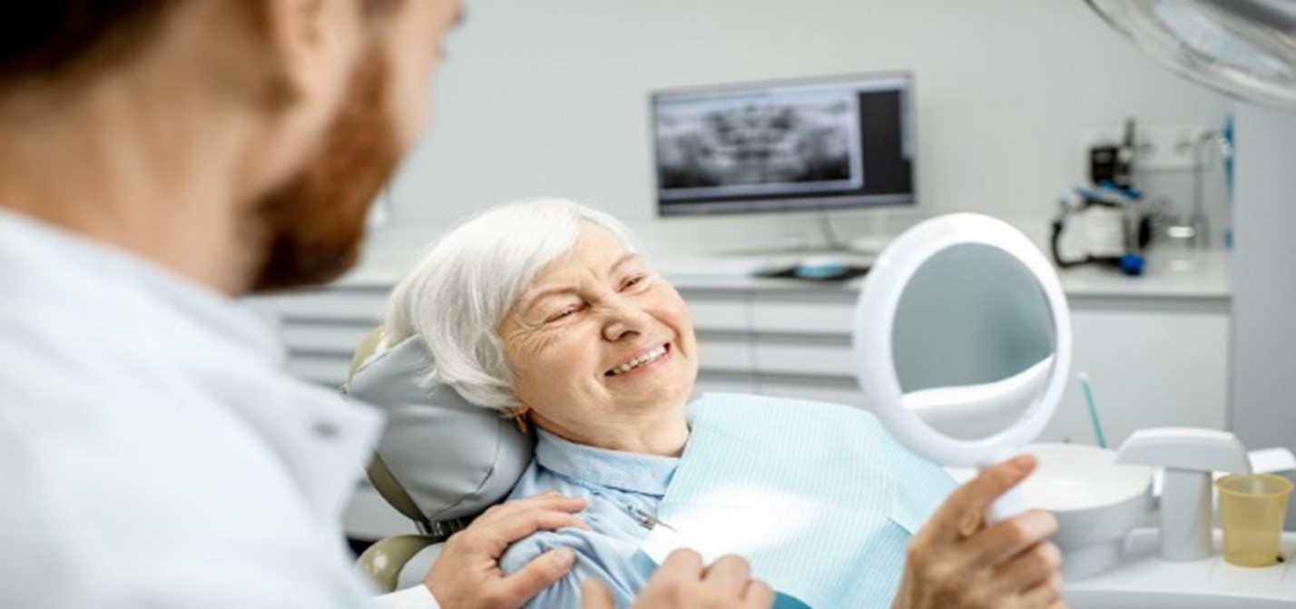 ایمپلنت دندان سالمندان